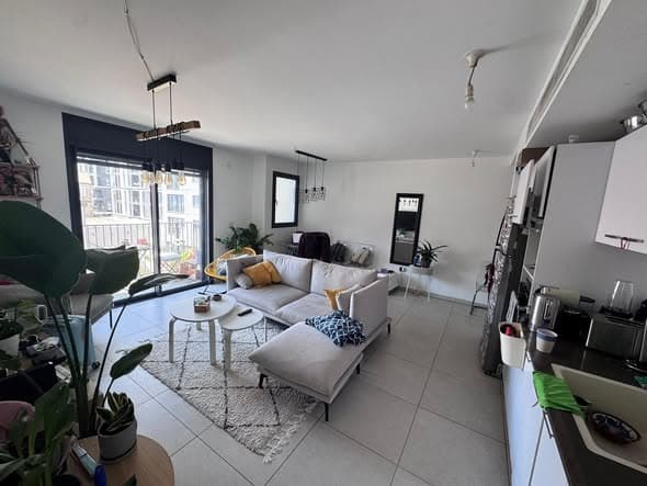 2 room sublet in Florentin - Photo 1