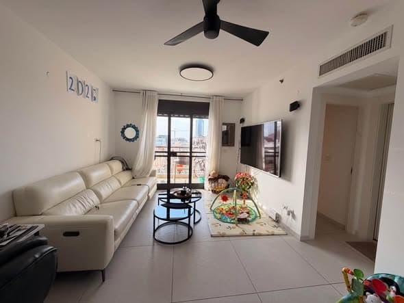 1 room sublet in Kerem HaTeimanim