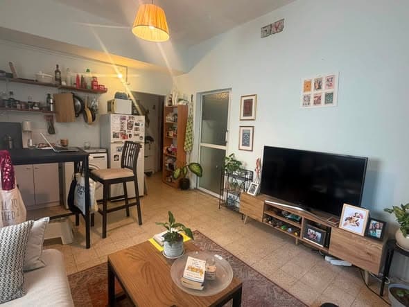 2 room sublet in Florentin - Photo 1