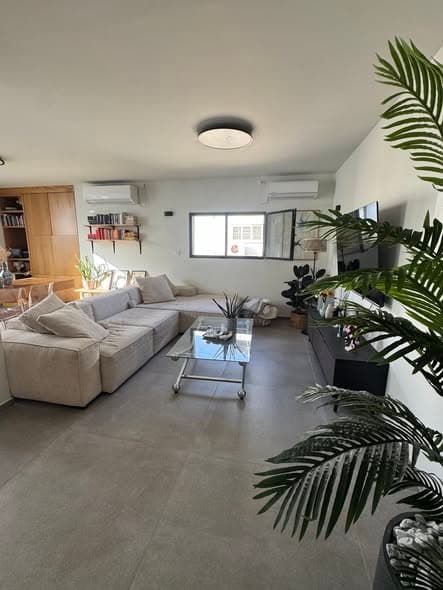 1 room sublet in Lev HaIr