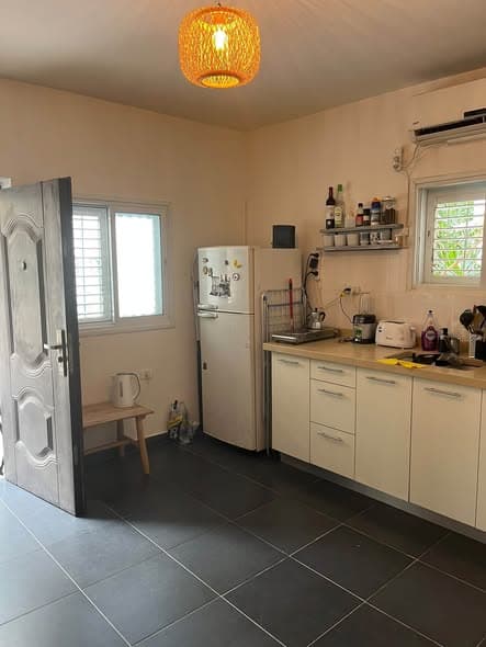 2 room sublet in Lev HaIr
