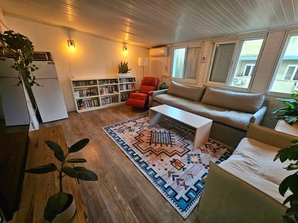 2 room sublet in Florentin - Photo 1