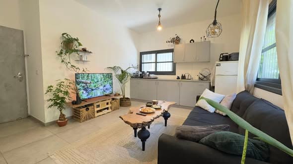 2 room sublet in Florentin - Photo 1