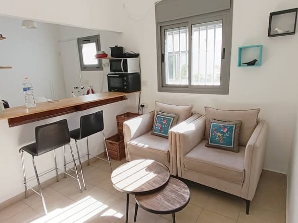 2 room sublet in Old North - Photo 1