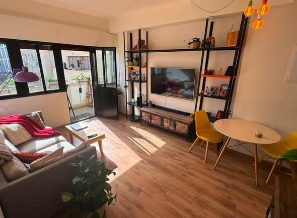 2 room sublet in Florentin - Photo 1