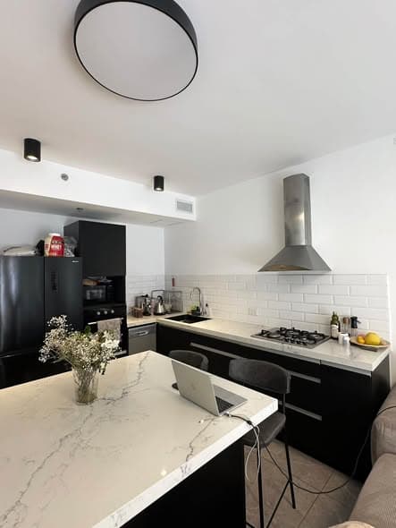 2 room sublet in Florentin - Photo 1